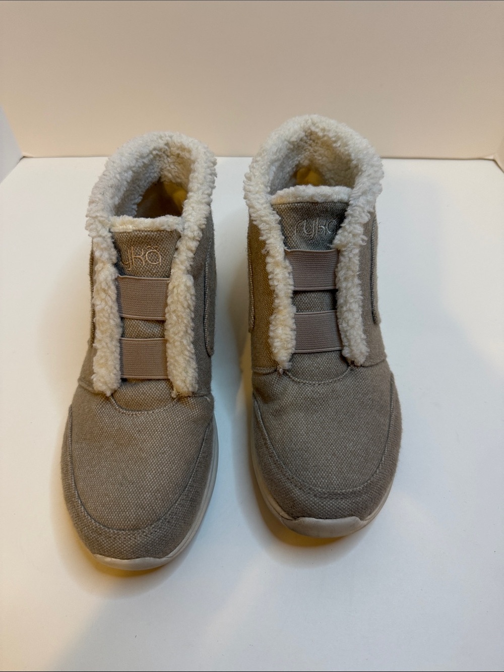 Ryka Memory Foam Sherpa Lined Ankle Boots Size 8.5 Comfort Stretch Daily Pull On